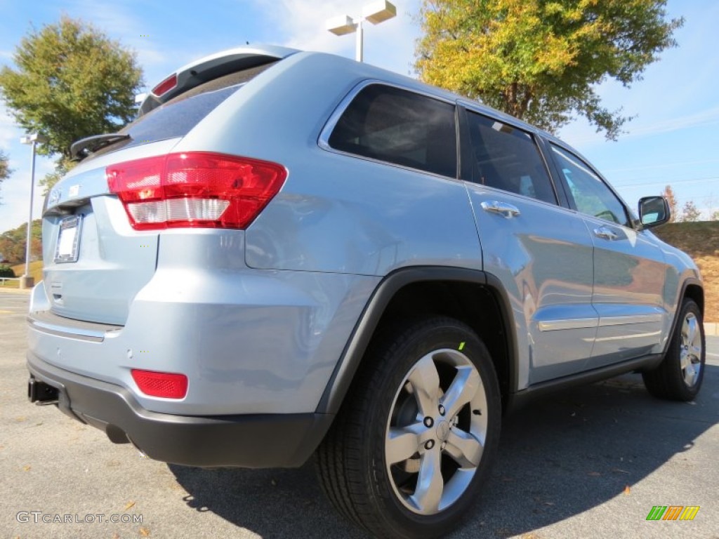 2013 Grand Cherokee Overland 4x4 - Winter Chill Pearl / New Saddle/Black photo #3