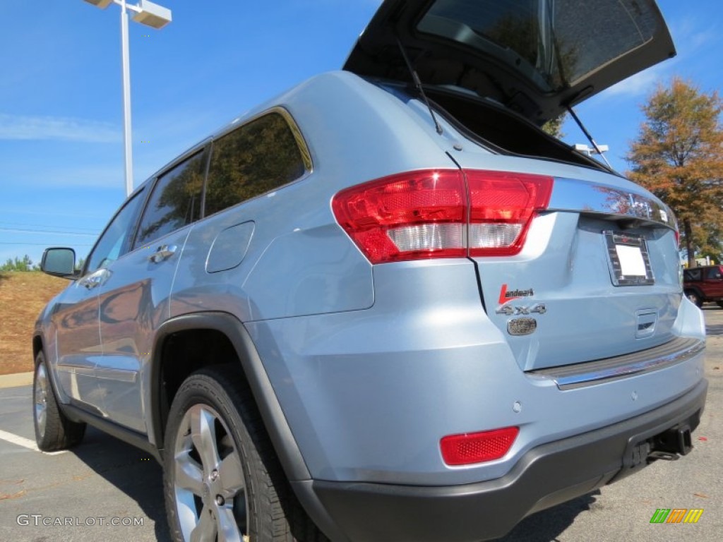 2013 Grand Cherokee Overland 4x4 - Winter Chill Pearl / New Saddle/Black photo #9