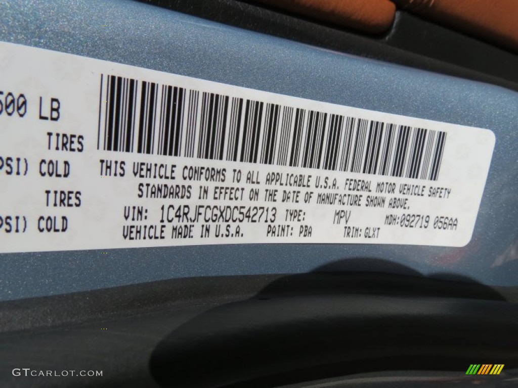 2013 Grand Cherokee Overland 4x4 - Winter Chill Pearl / New Saddle/Black photo #14