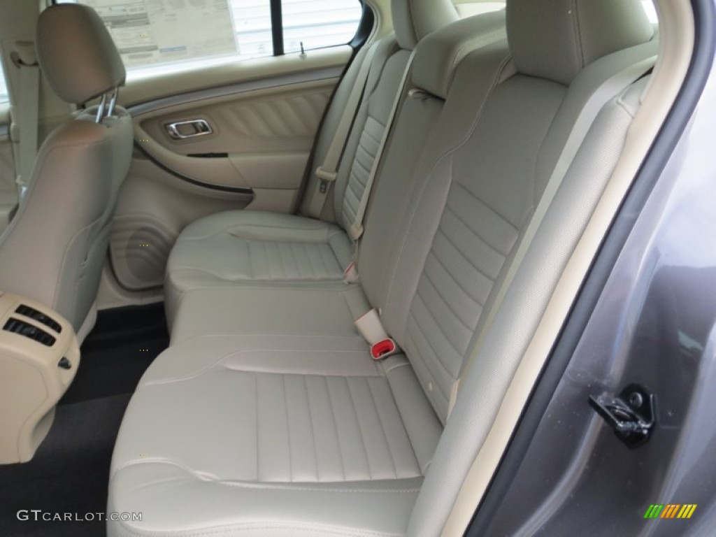 2013 Ford Taurus SE Rear Seat Photo #73147584