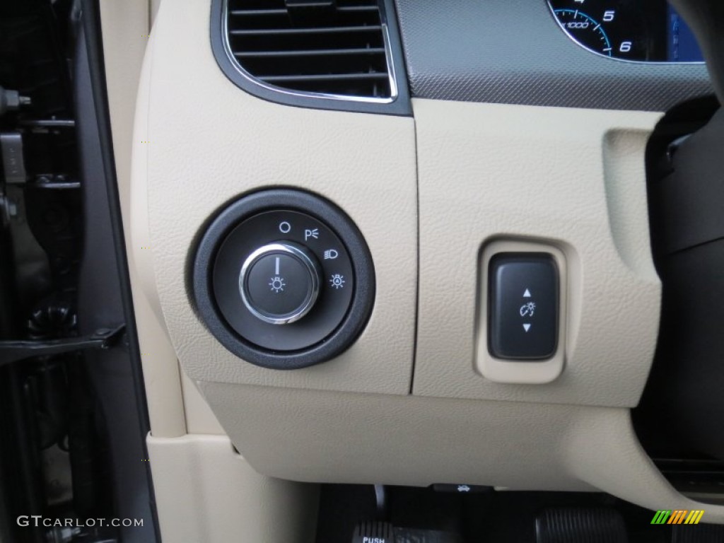 2013 Ford Taurus SE Controls Photo #73147870