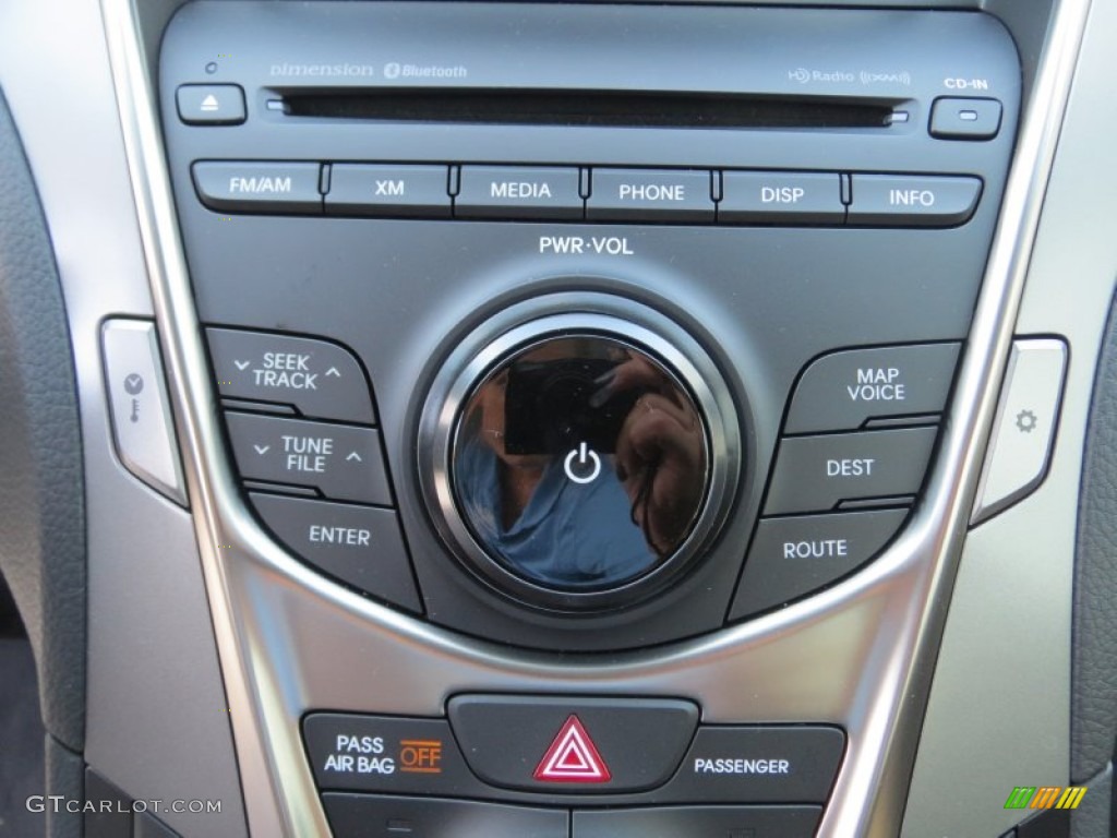 2013 Hyundai Azera Standard Azera Model Controls Photo #73149258