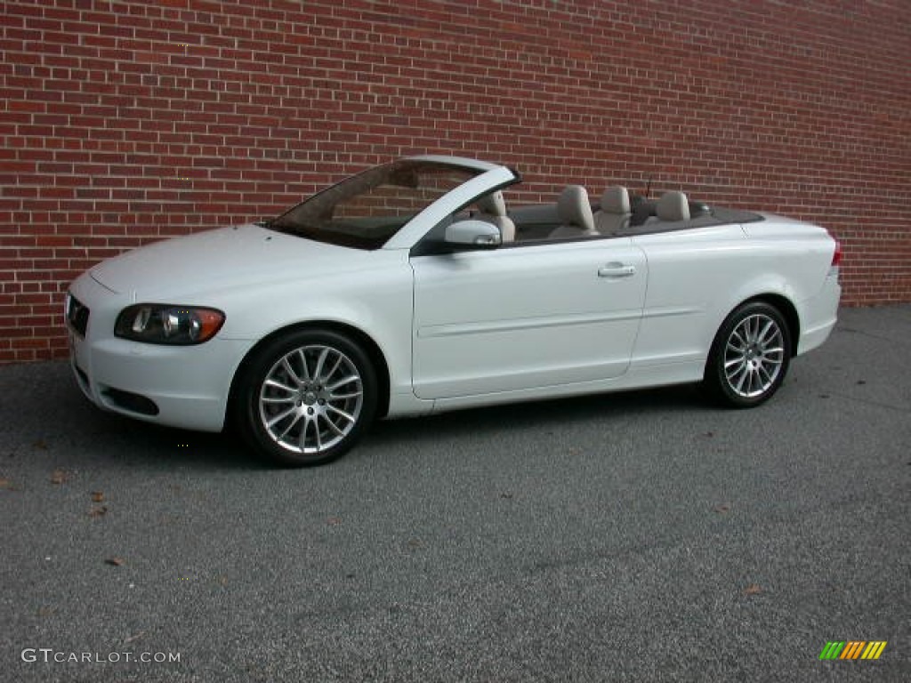 Ice White Volvo C70