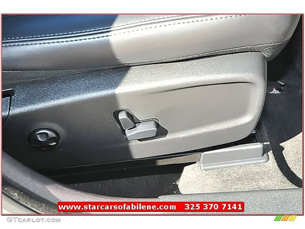 2012 300 Limited - Bright Silver Metallic / Black photo #21