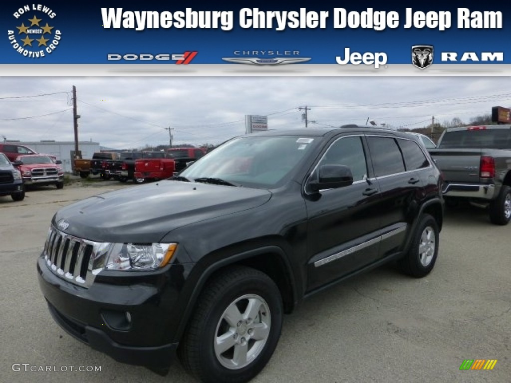 2013 Grand Cherokee Laredo 4x4 - Brilliant Black Crystal Pearl / Black photo #1