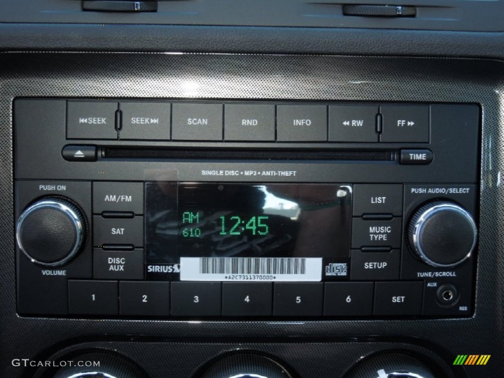 2013 Dodge Challenger SXT Audio System Photo #73159737