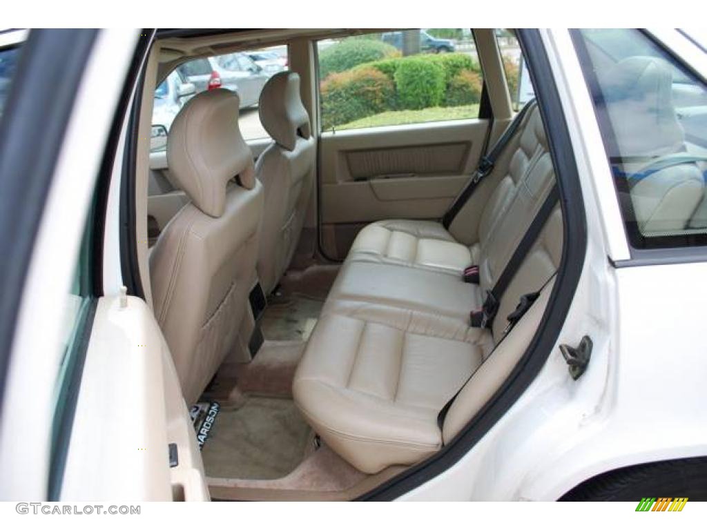 1997 850 GLT Turbo Sedan - White / Taupe photo #32