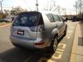 2009 Cool Silver Metallic Mitsubishi Outlander ES  photo #5