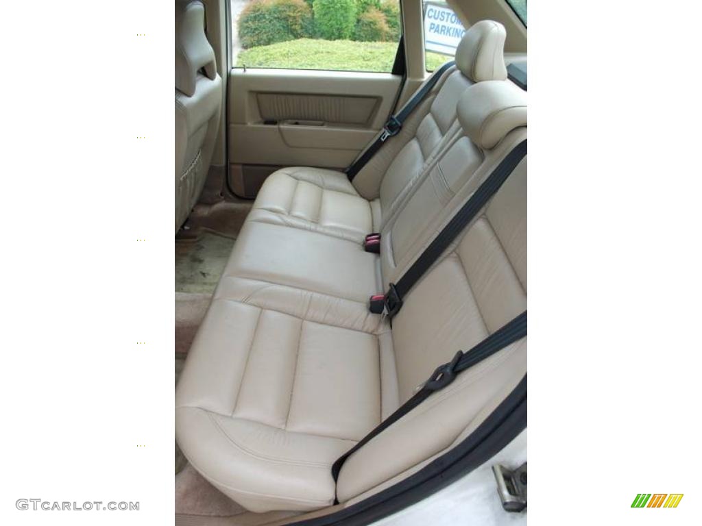 1997 850 GLT Turbo Sedan - White / Taupe photo #33