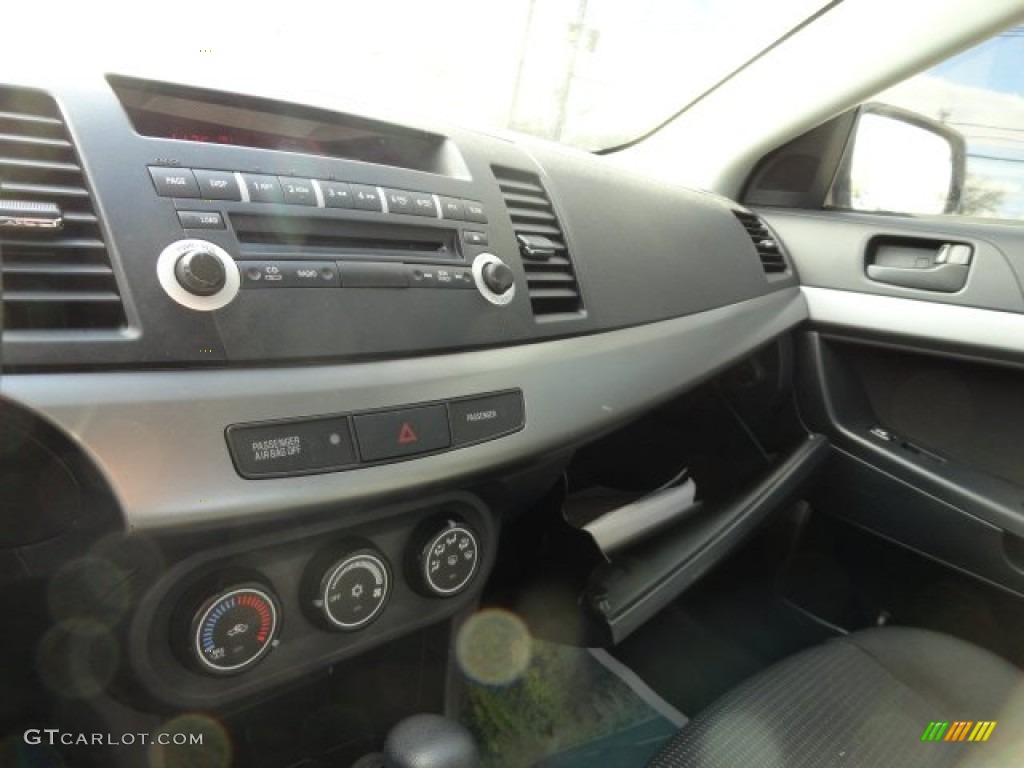 2010 Lancer ES - Apex Silver Metallic / Black photo #19
