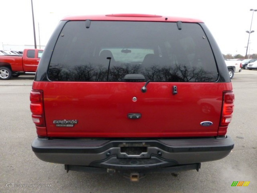 2002 Expedition XLT 4x4 - Laser Red / Medium Graphite photo #3