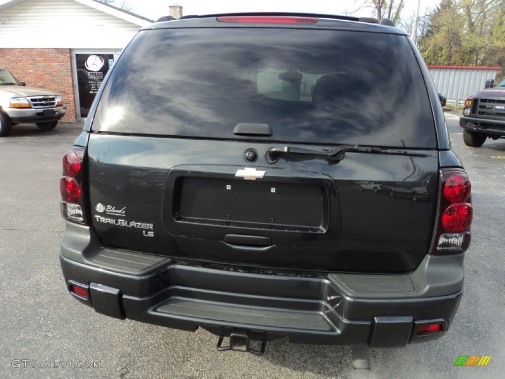 2005 TrailBlazer LS 4x4 - Dark Gray Metallic / Light Gray photo #21