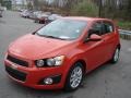 Inferno Orange Metallic - Sonic LT Hatch Photo No. 4