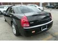 Brilliant Black - 300 C HEMI Photo No. 4