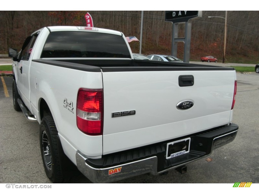 2006 F150 XL SuperCab 4x4 - Oxford White / Medium Flint photo #4