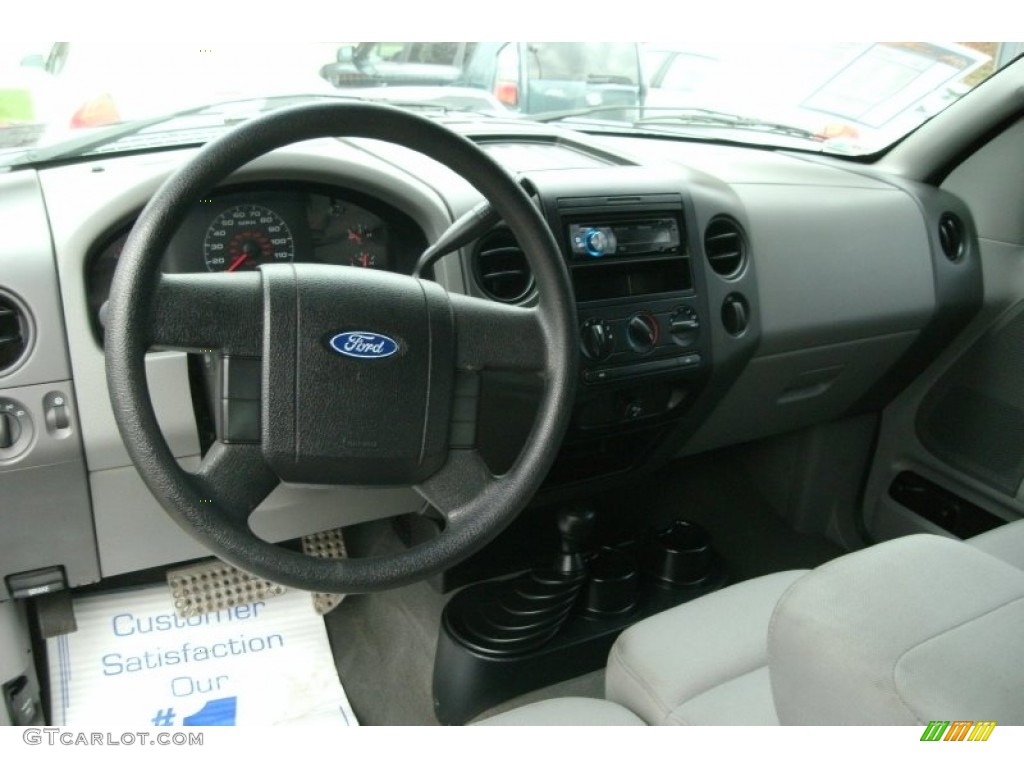 2006 F150 XL SuperCab 4x4 - Oxford White / Medium Flint photo #6