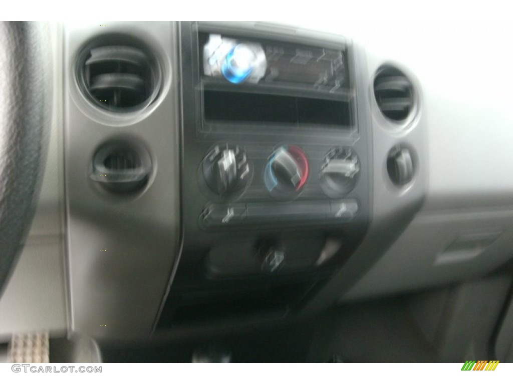 2006 F150 XL SuperCab 4x4 - Oxford White / Medium Flint photo #8