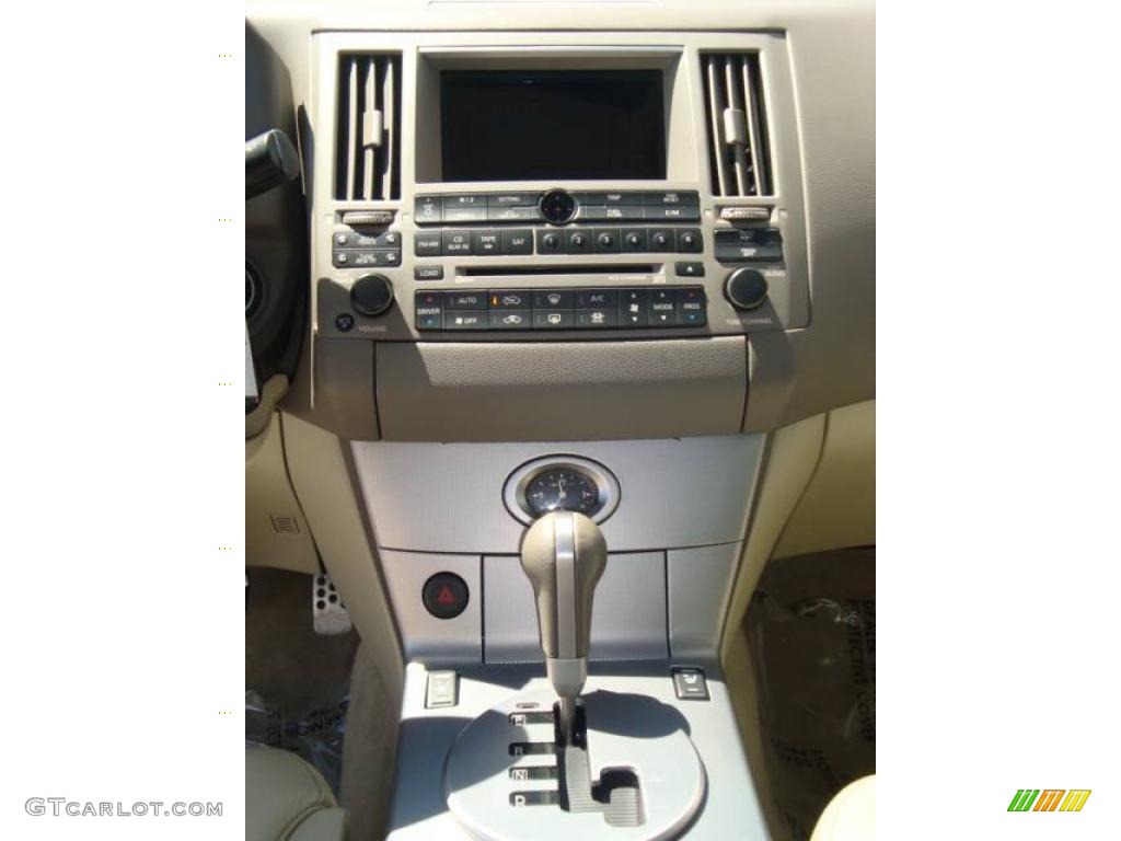 2005 FX 35 AWD - Ivory Pearl White / Willow photo #20