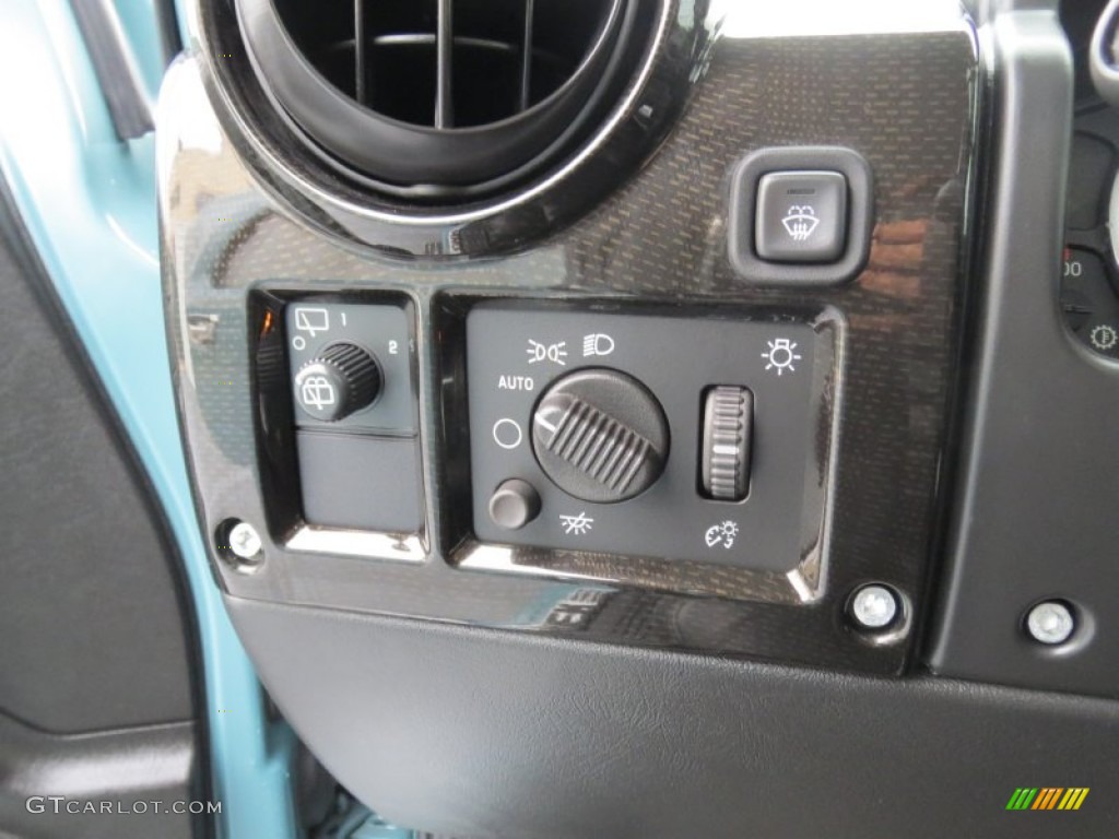 2007 Hummer H2 SUV Controls Photo #73178208