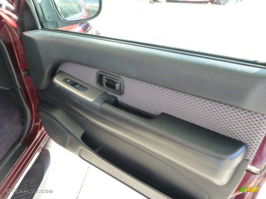2004 Pathfinder SE 4x4 - Merlot Red Pearl / Charcoal photo #11