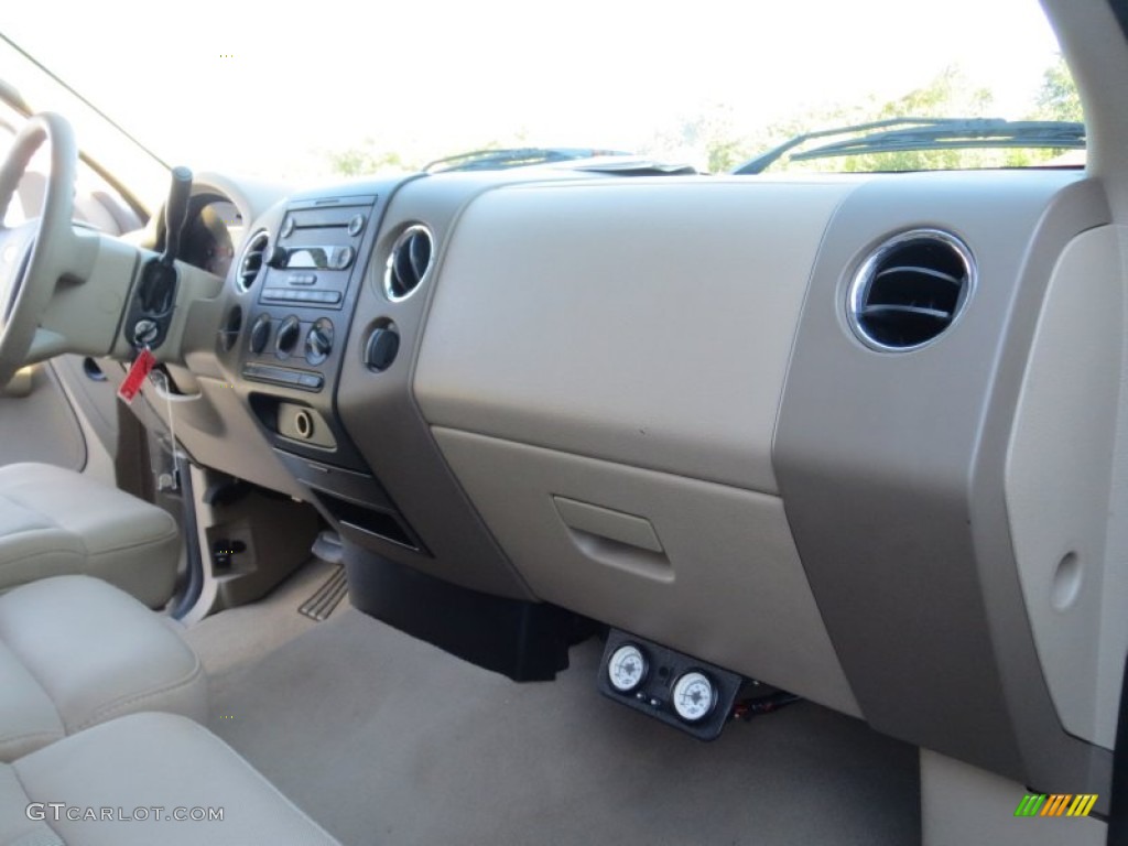 2006 F150 XLT SuperCrew - Arizona Beige Metallic / Tan photo #25