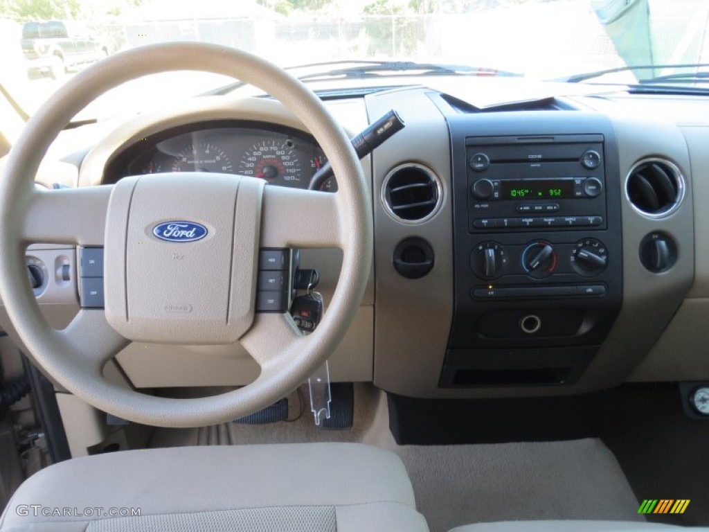 2006 F150 XLT SuperCrew - Arizona Beige Metallic / Tan photo #35