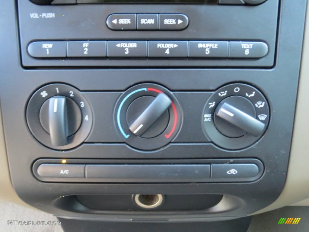 2006 F150 XLT SuperCrew - Arizona Beige Metallic / Tan photo #38