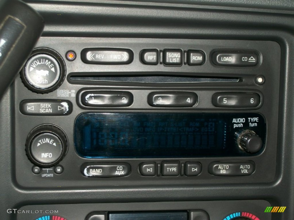 2005 GMC Sierra 1500 SLT Crew Cab 4x4 Audio System Photos