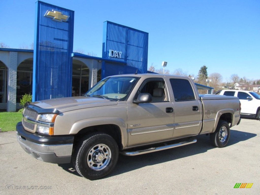 2004 Silverado 2500HD LT Crew Cab 4x4 - Sandstone Metallic / Tan photo #1