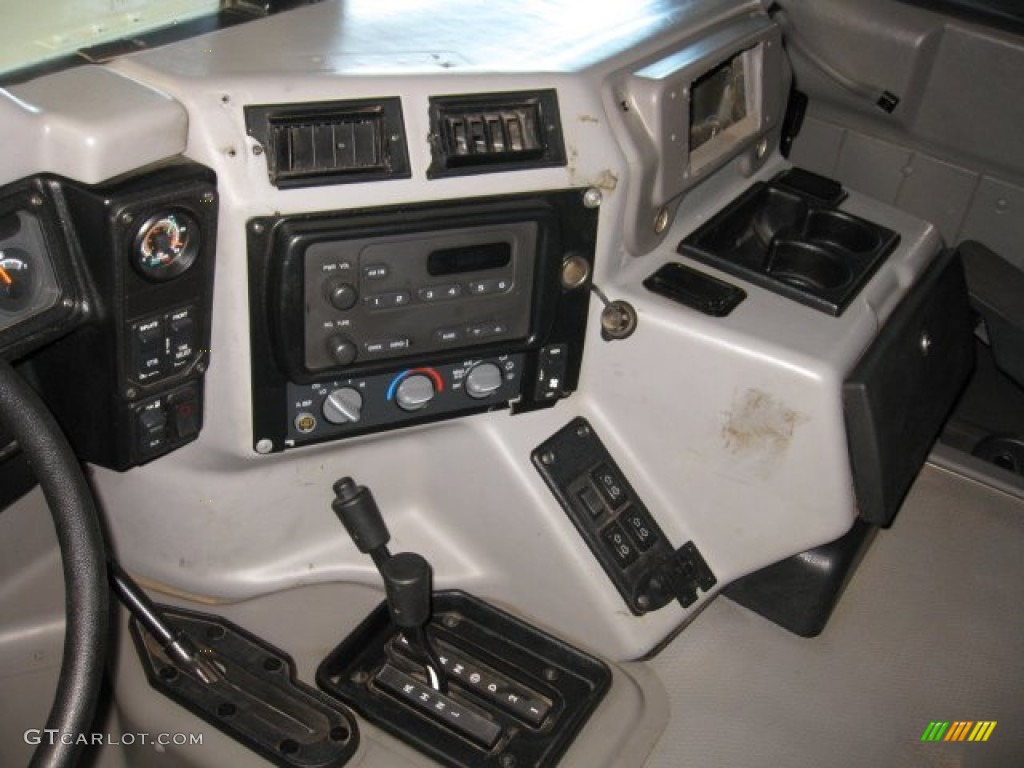 2003 H1 Wagon - Bright White / Cloud Gray photo #9