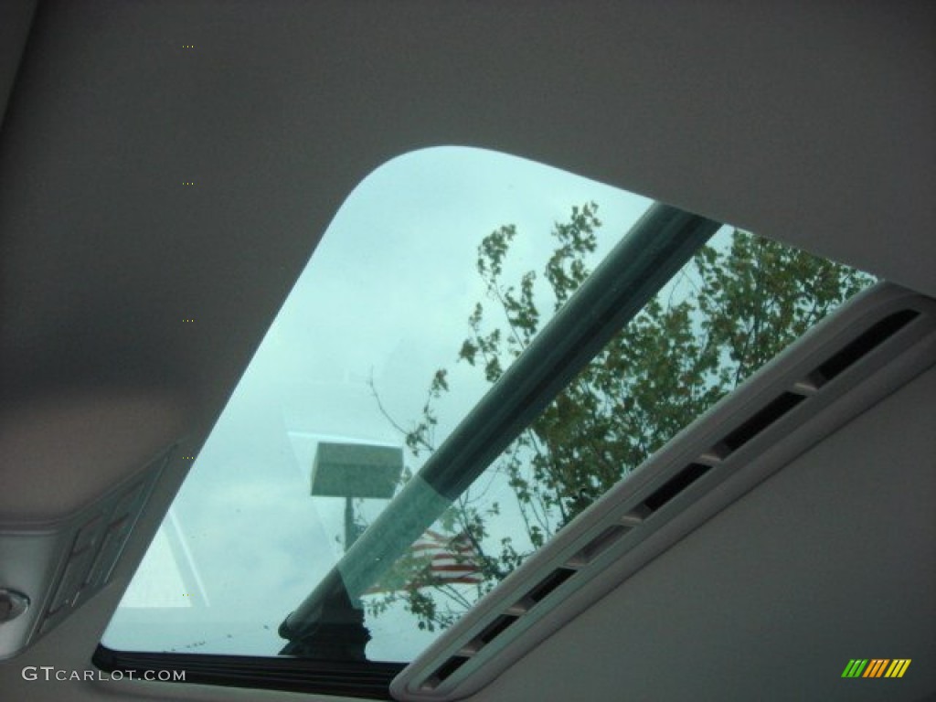 2008 Touareg 2 VR6 - Cranberry Red Metallic / Pure Beige photo #10