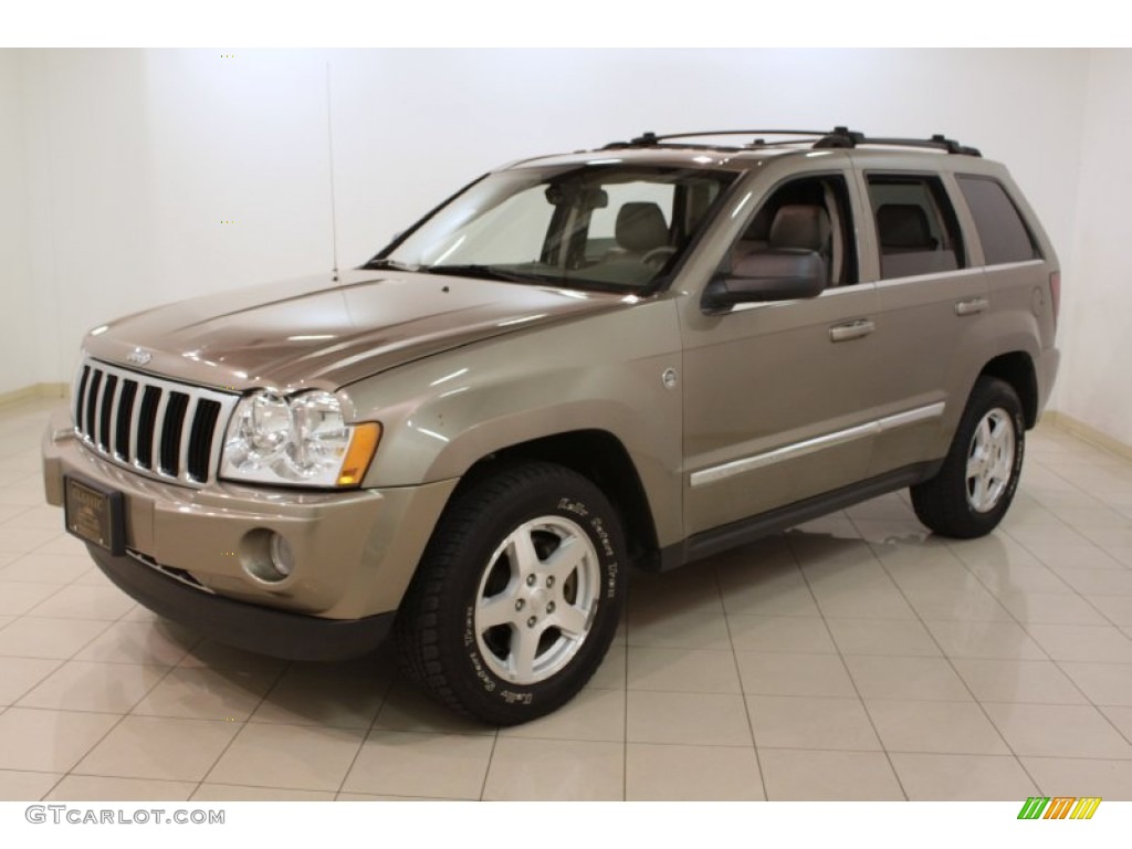 2006 Grand Cherokee Limited 4x4 - Light Khaki Metallic / Khaki photo #3