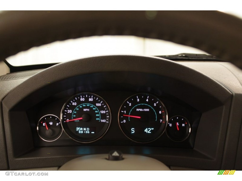 2006 Jeep Grand Cherokee Limited 4x4 Gauges Photos