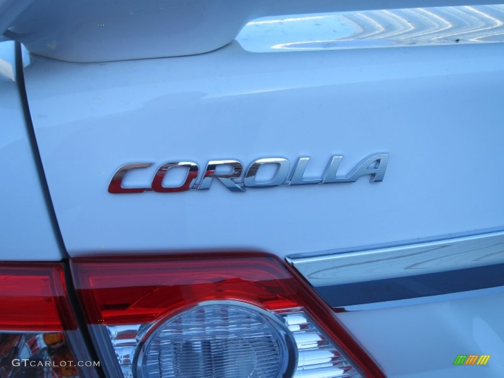 2013 Corolla S - Super White / Dark Charcoal photo #13