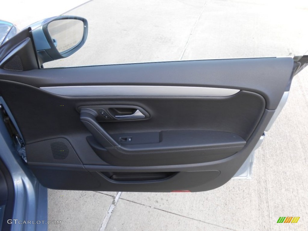2013 Volkswagen CC Sport Door Panel Photos