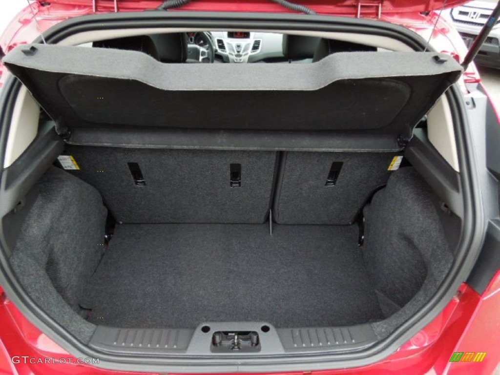 2011 Ford Fiesta SES Hatchback Trunk Photo #73196484