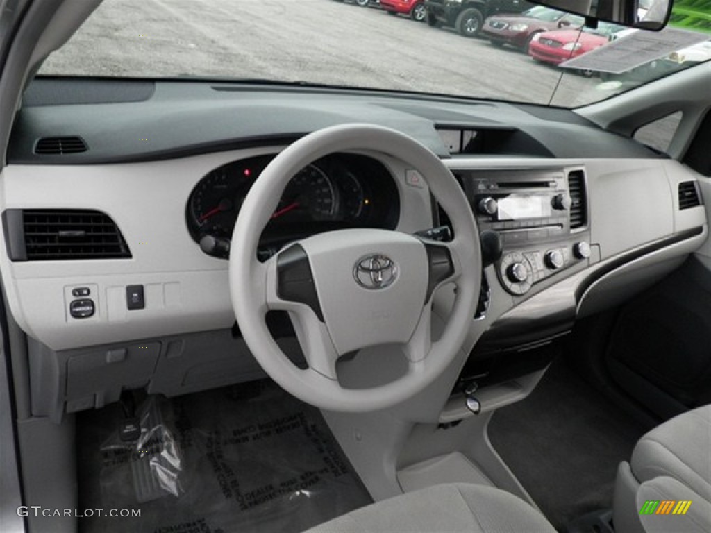 2011 Sienna V6 - Predawn Gray Mica / Light Gray photo #31