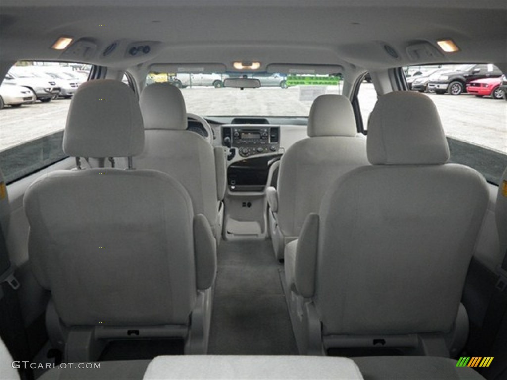 2011 Sienna V6 - Predawn Gray Mica / Light Gray photo #40