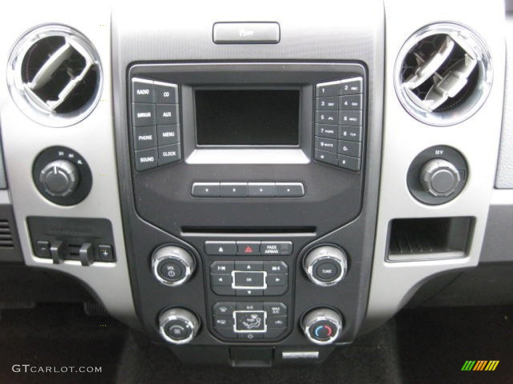 2013 Ford F150 XLT SuperCrew 4x4 Controls Photo #73201164