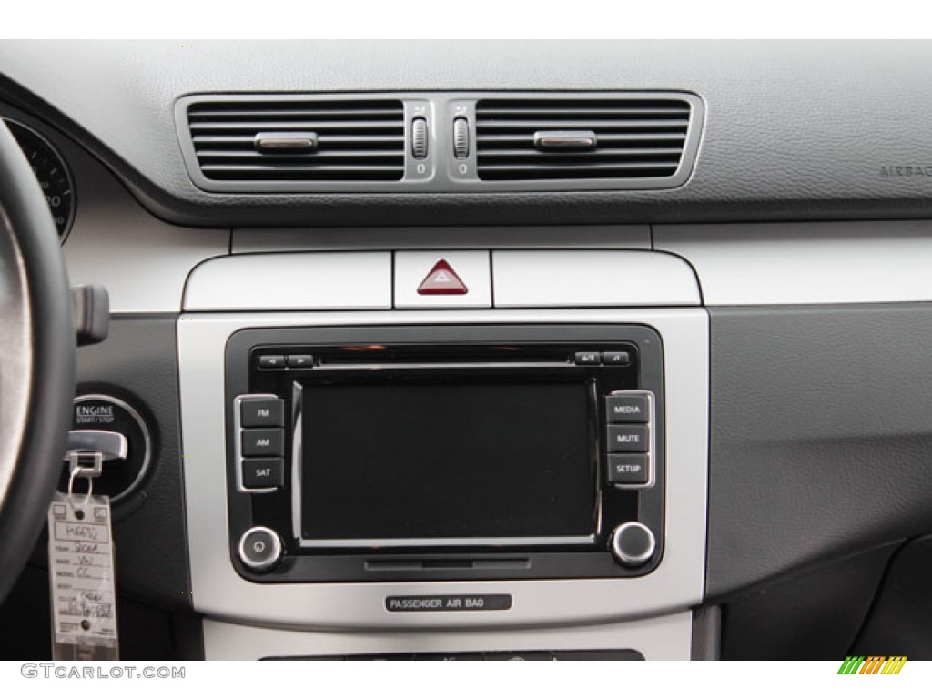 2011 Volkswagen CC Sport Navigation Photos