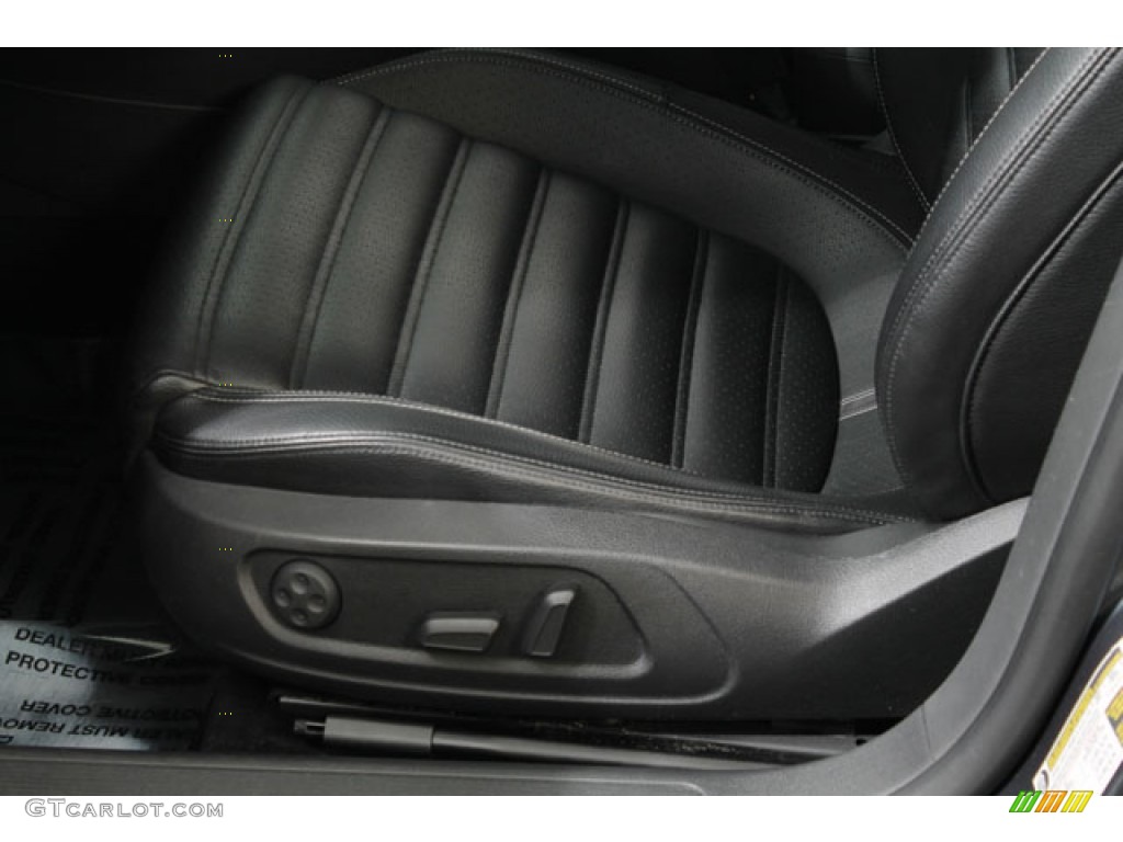 2011 Volkswagen CC Sport Front Seat Photo #73205246