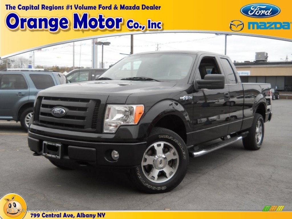 Tuxedo Black Ford F150