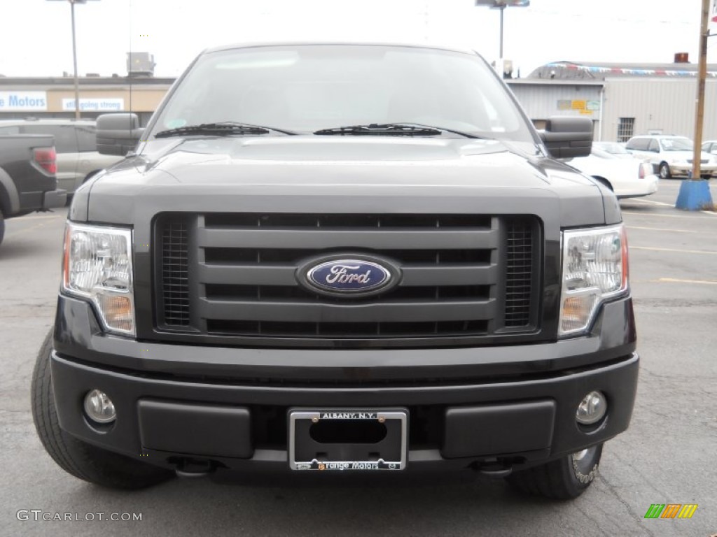 2010 F150 STX SuperCab 4x4 - Tuxedo Black / Medium Stone photo #2