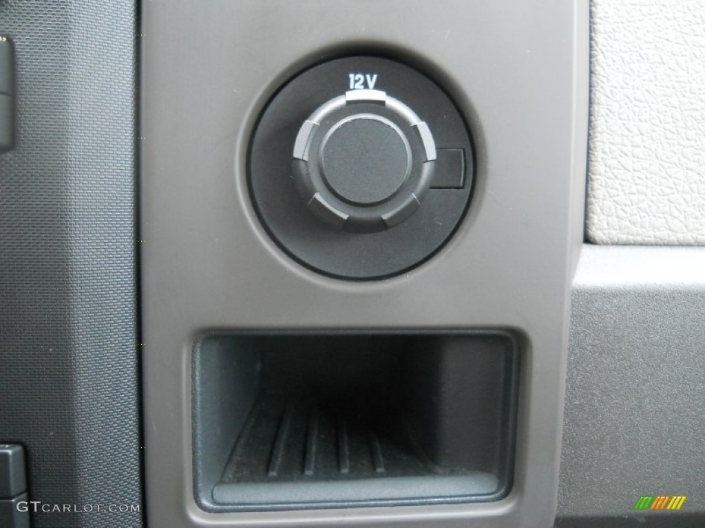 2010 F150 STX SuperCab 4x4 - Tuxedo Black / Medium Stone photo #26