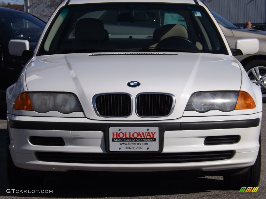 2001 3 Series 325xi Sedan - Alpine White / Sand photo #2