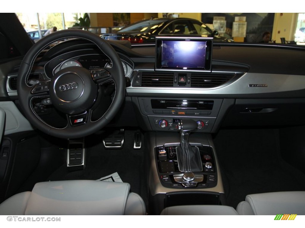 2013 Audi S6 4.0 TFSI quattro Sedan Lunar Silver Dashboard Photo #73210439