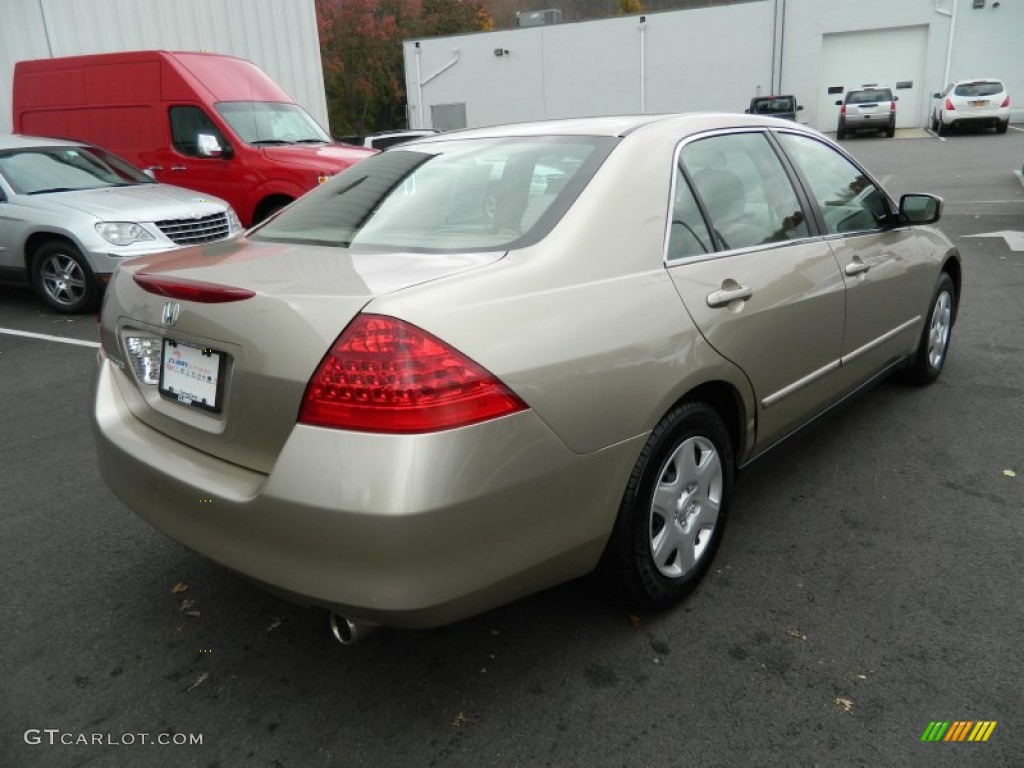 2006 Accord LX Sedan - Desert Mist Metallic / Ivory photo #5