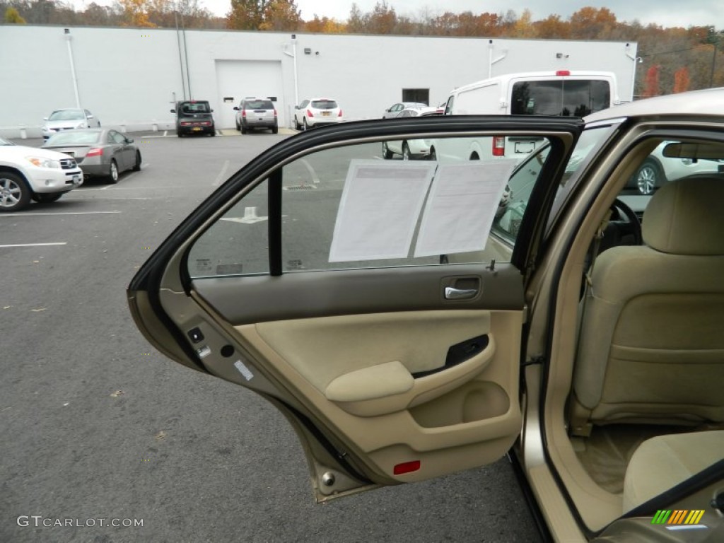 2006 Accord LX Sedan - Desert Mist Metallic / Ivory photo #21