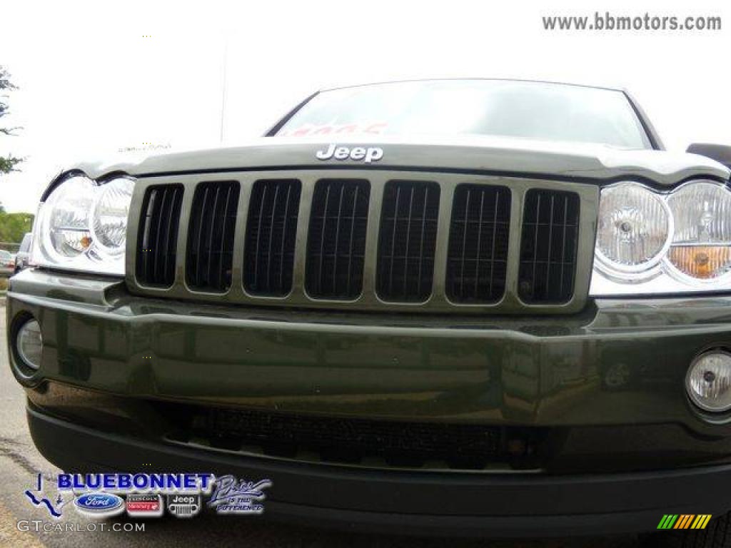 Jeep Green Metallic Jeep Grand Cherokee