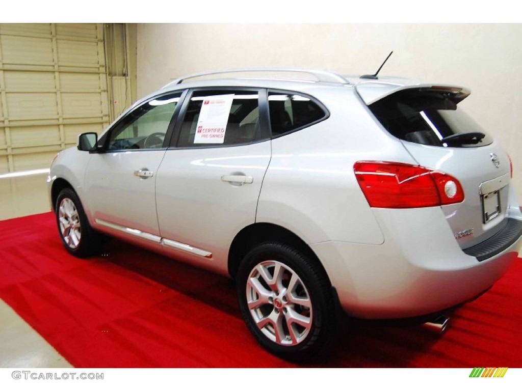 2011 Rogue SL - Silver Ice Metallic / Gray photo #4